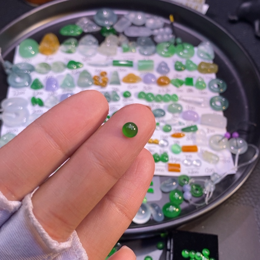 【闪购商品】翡翠挂件未镶嵌蛋