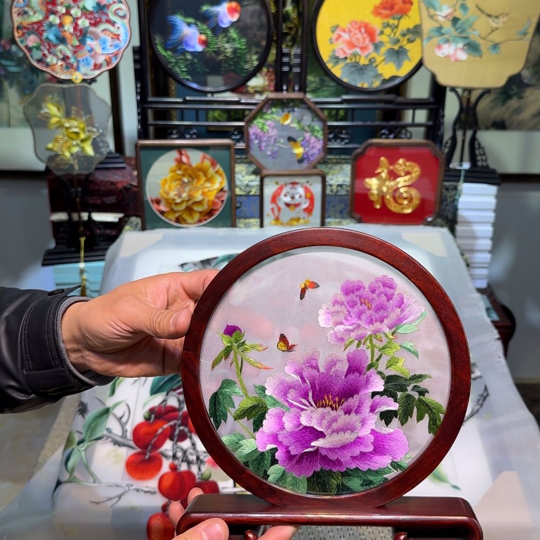 刺绣刺绣工艺精湛