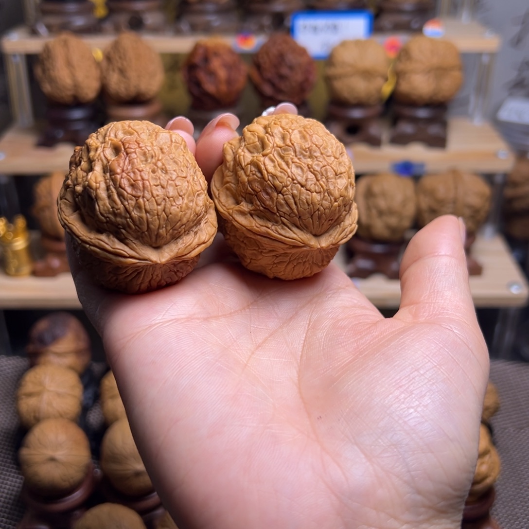 桃核把件金丝绣球H7、44……