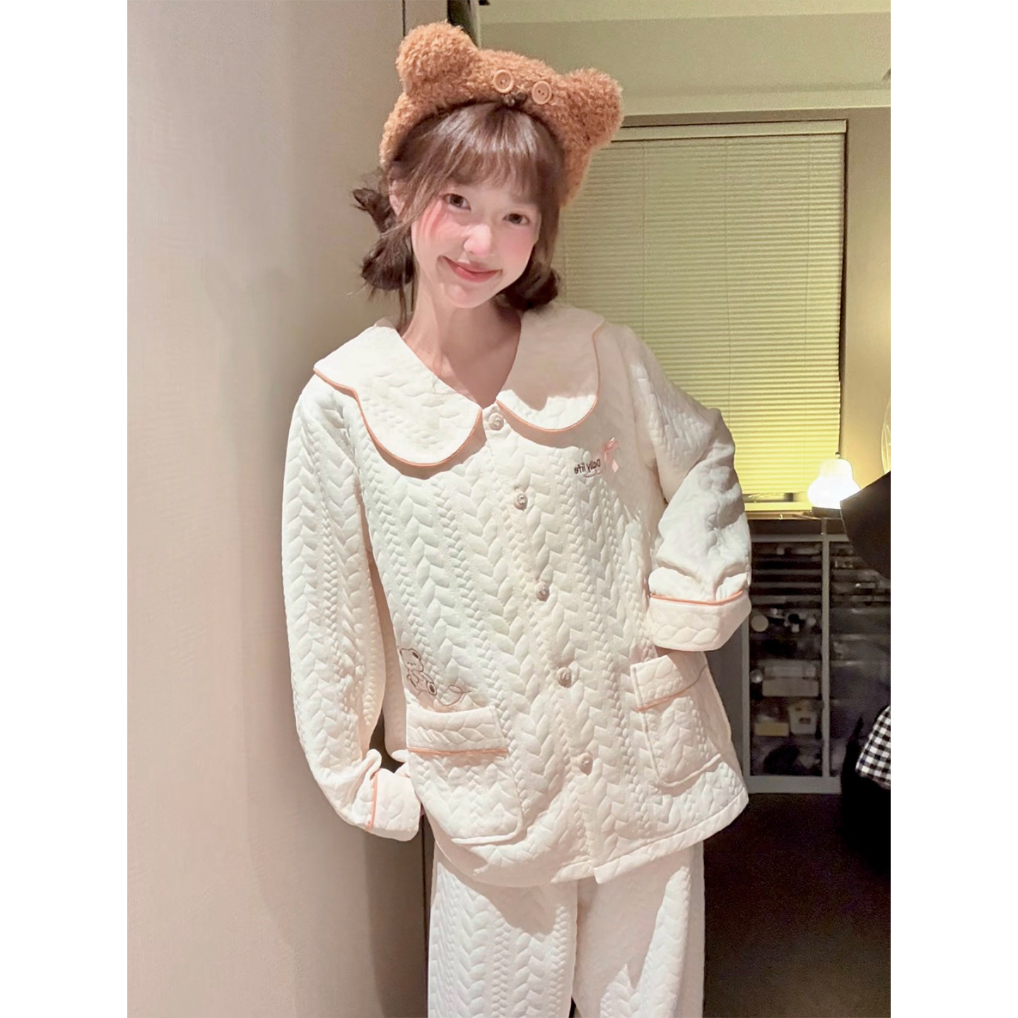 睡衣女秋冬季空气棉夹层可外穿加厚保暖小熊刺绣娃娃领家居服套装