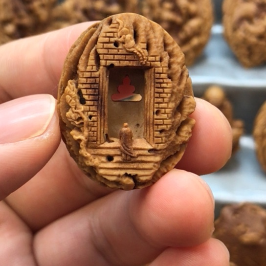 桃核吊坠桃核雕刻材质，