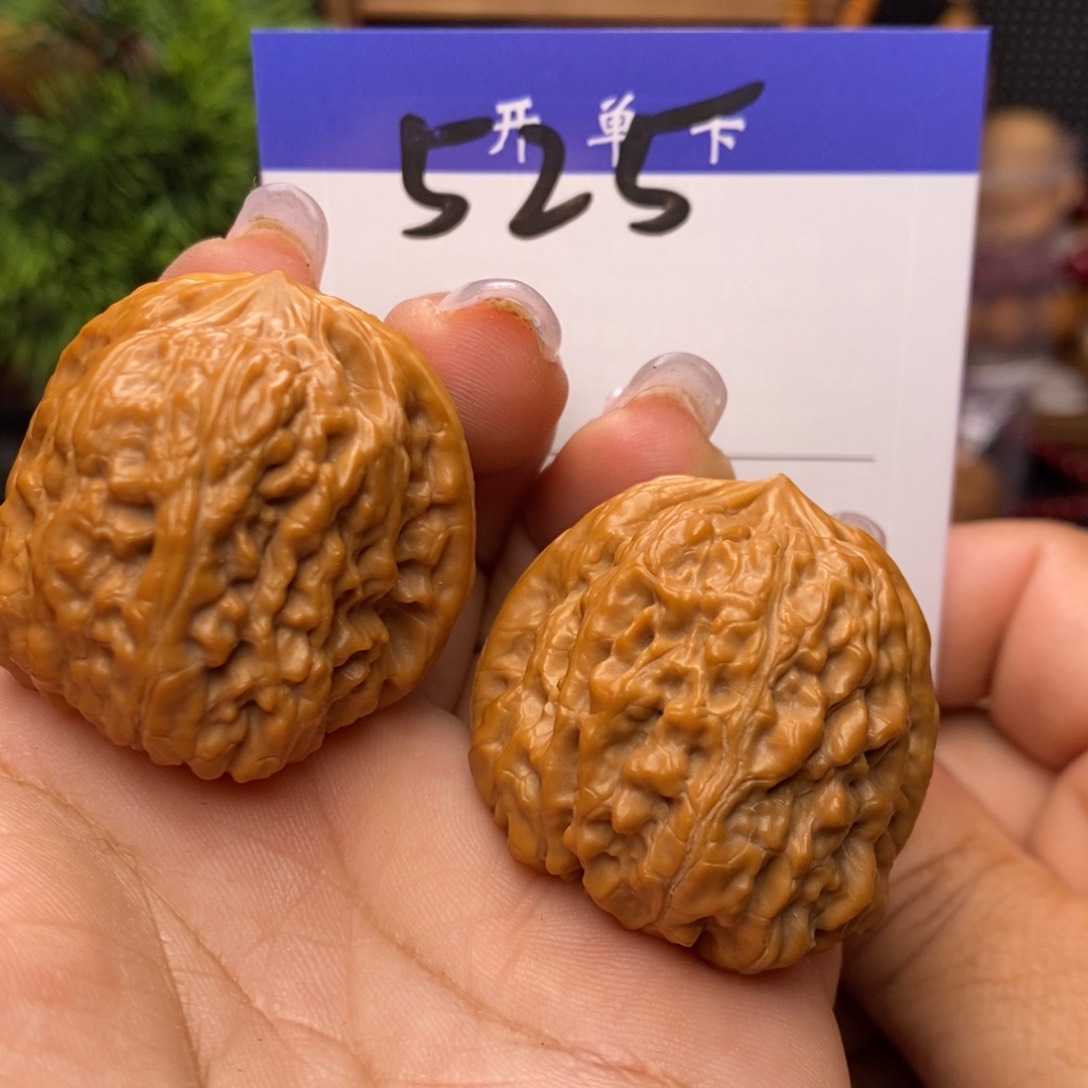 文玩核桃吊坠平谷奥迪。边36。丹