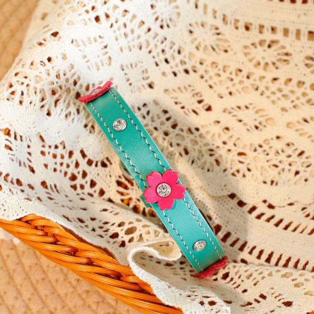 纯手工高颜值牛皮花花中小型狗狗可牵引调节项圈