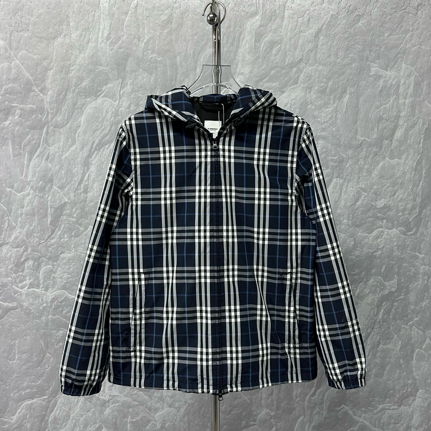 99新 BURBERRY/博柏利 格纹连帽外套 XS码 D17674