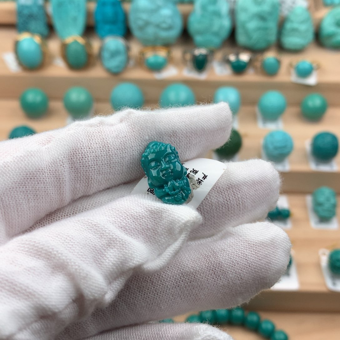 绿松石配饰未镶嵌