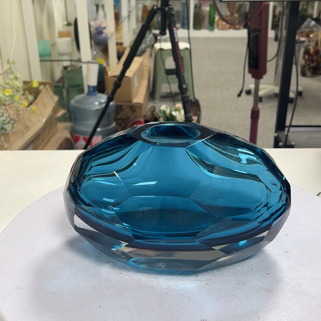 琉璃高13蓝色钻石磨刻琉璃花器