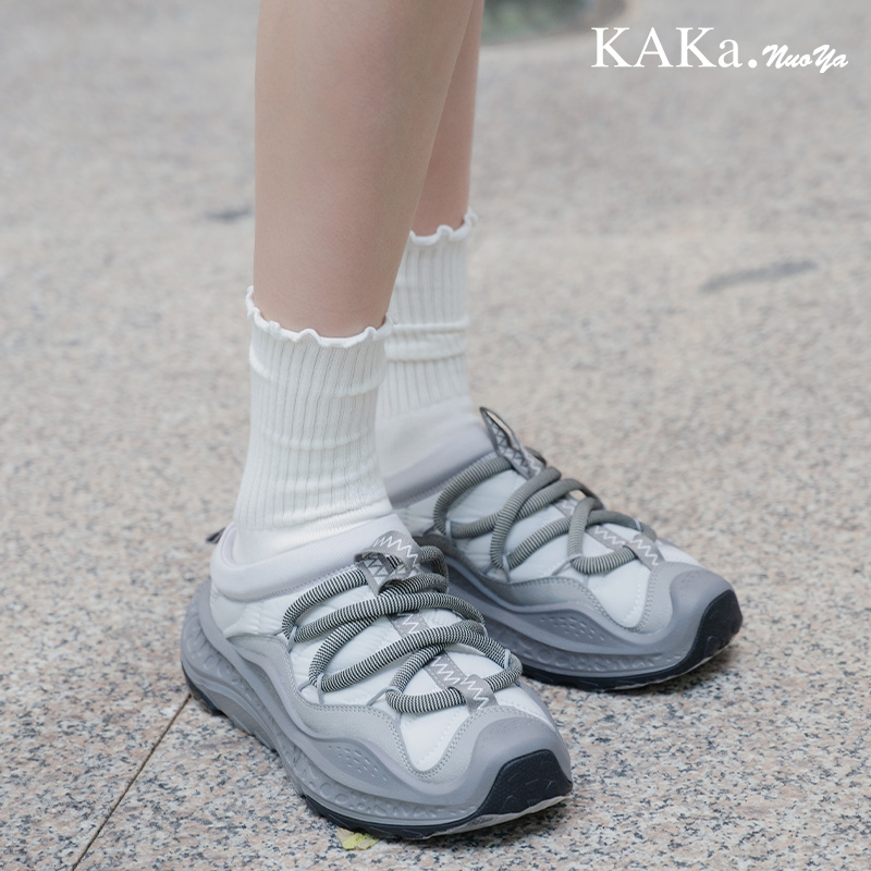 KAKA NUOYA (超舒缓) 2413女子低帮休闲鞋日常干净黑色舒适