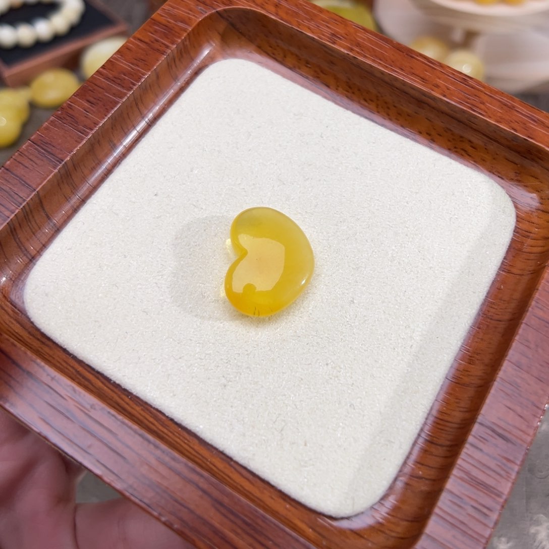 琥珀珠宝奇石未镶嵌琥珀珠宝奇石未镶嵌186