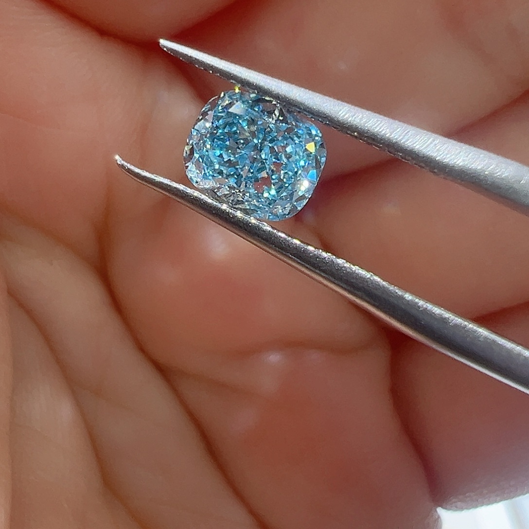 合成钻石裸石淡彩蓝1.057ct垫形