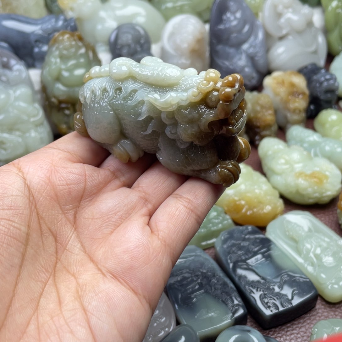 和田玉颈饰未镶嵌