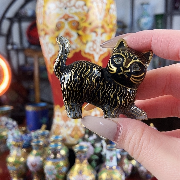 开****铜黑色景泰蓝小猫