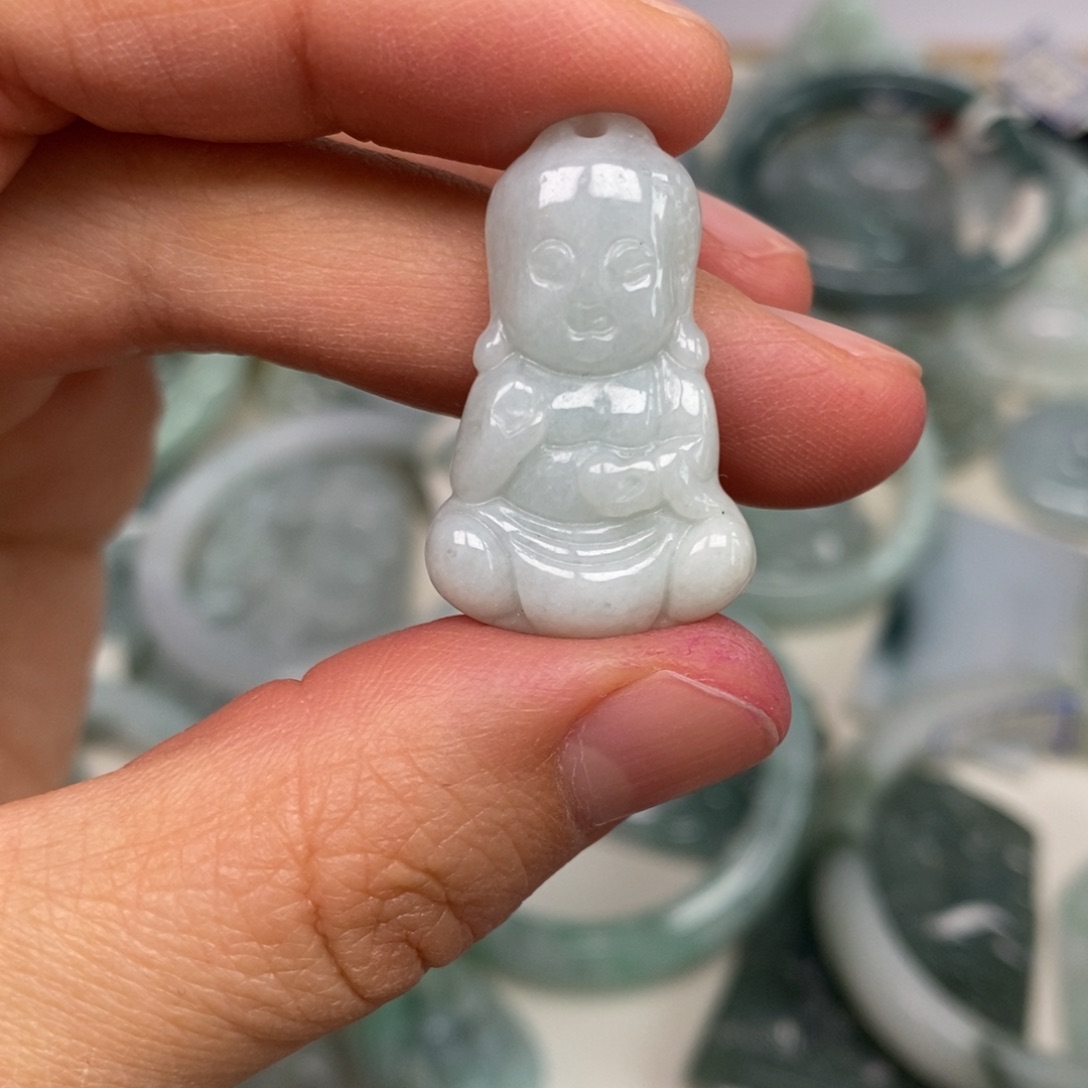 翡翠颈饰未镶嵌宝宝佛