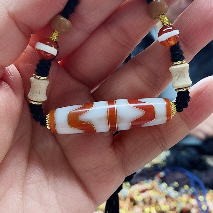 玛瑙/玉髓颈饰合金