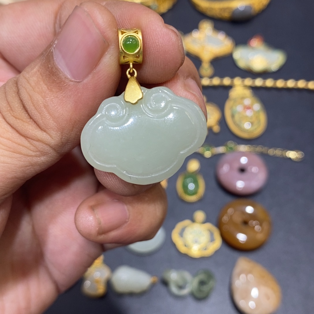 和田玉颈饰银S925镀金镶嵌