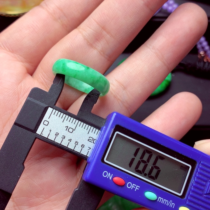 翡翠未镶嵌戒指戒指