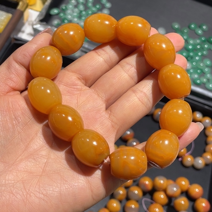 未镶嵌石英质玉（黄龙玉）手串