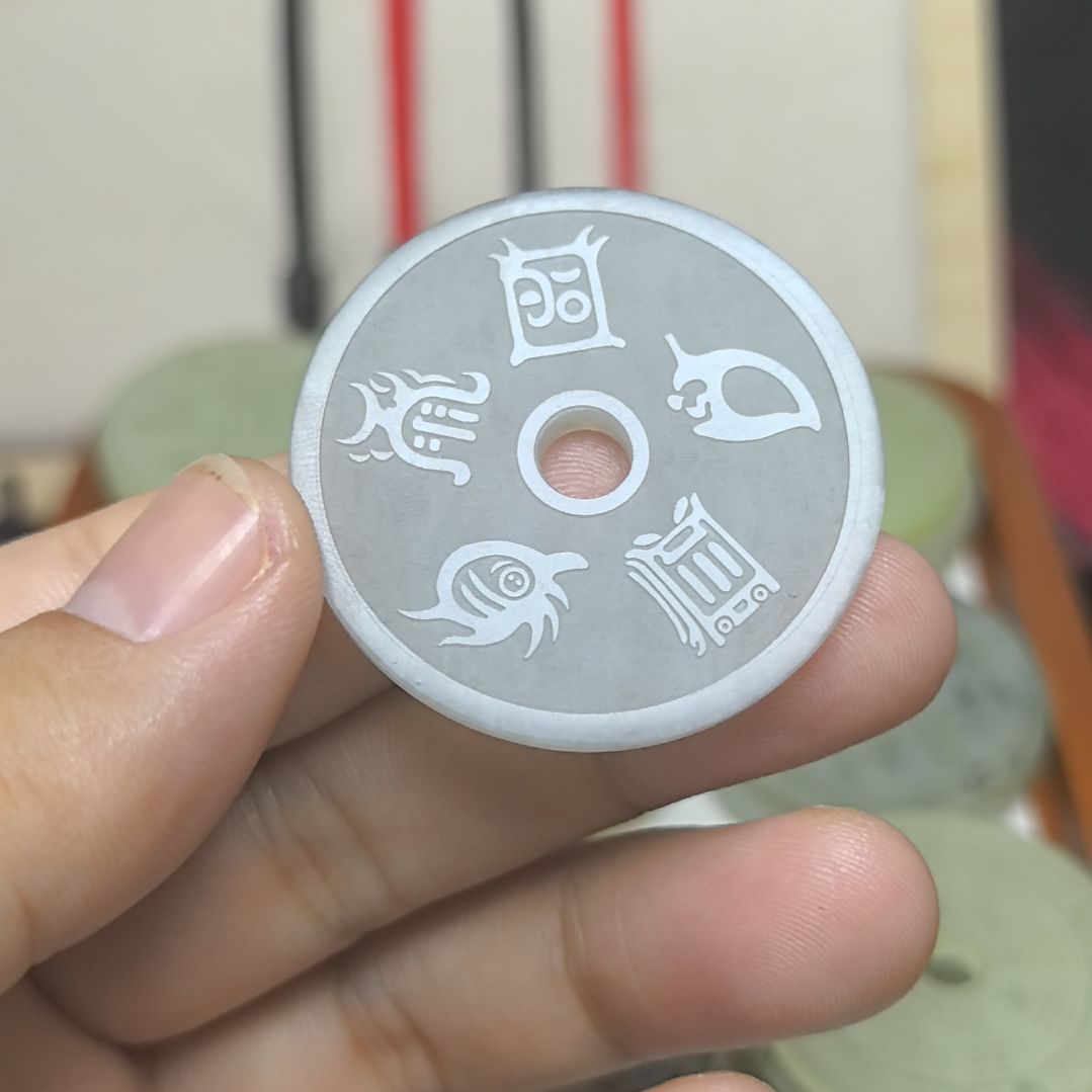 未镶嵌蛇纹石玉颈饰