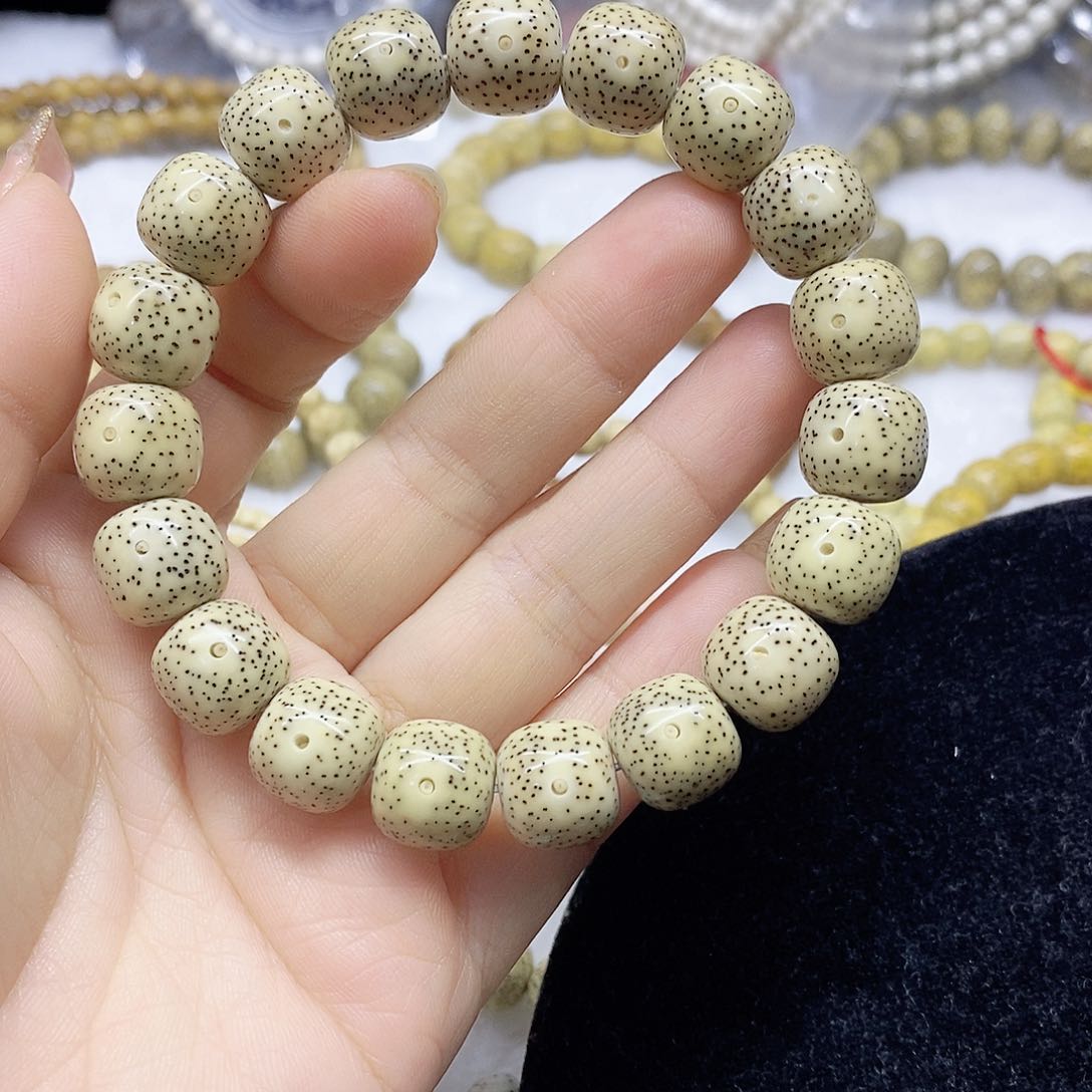 星月菩提手串12.11星月菩提
