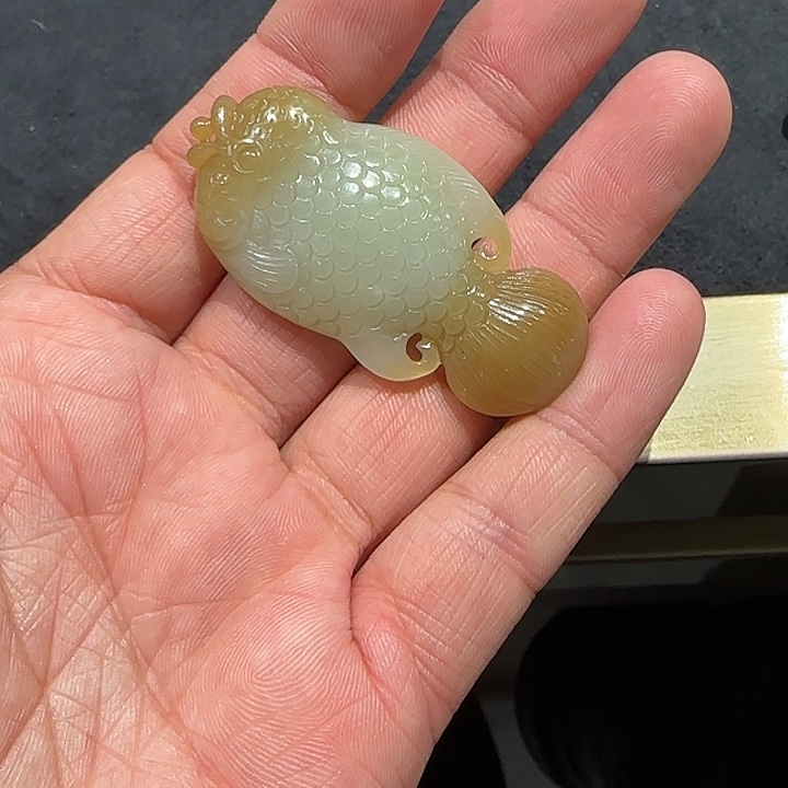 和田玉未镶嵌颈饰新疆且末糖