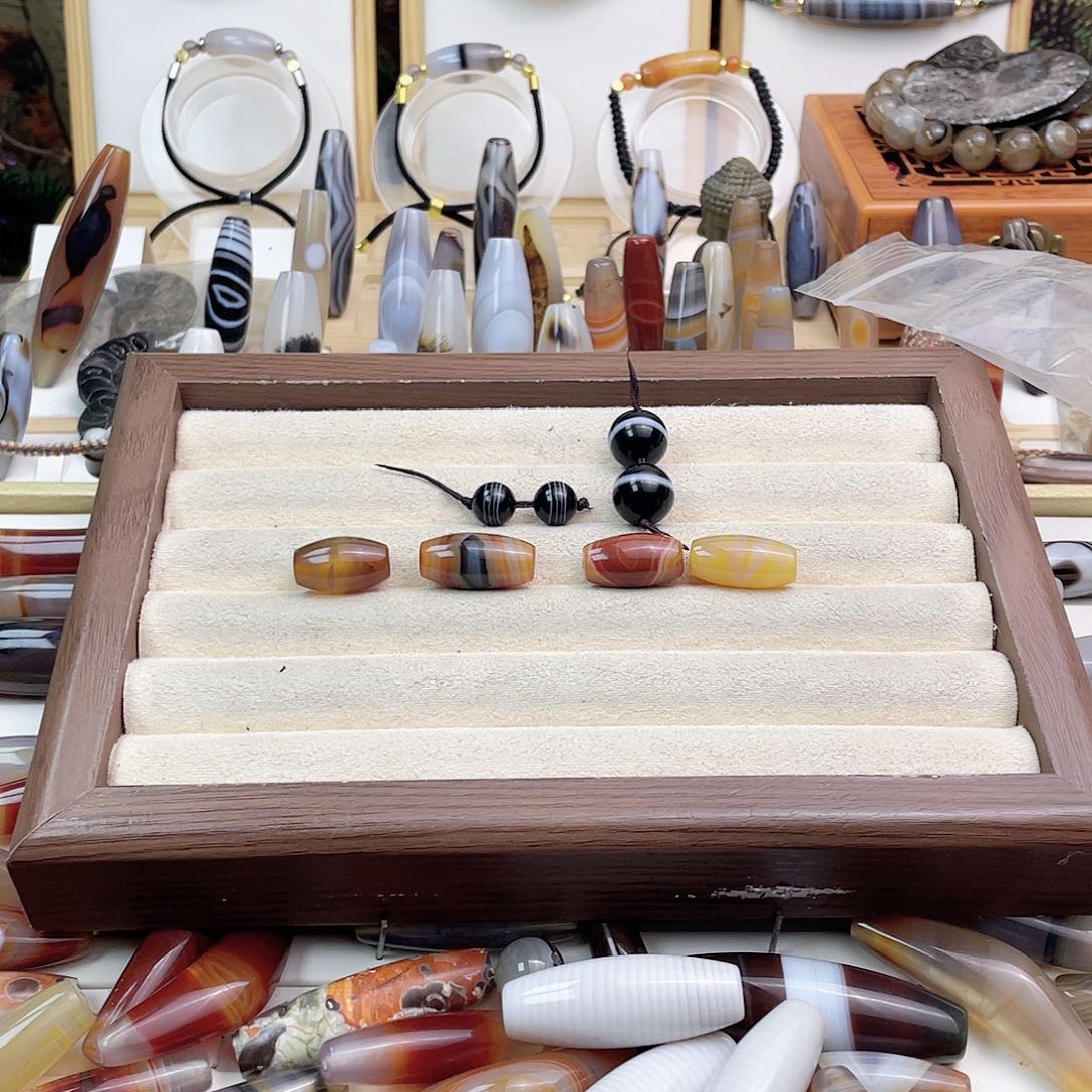 玛瑙/玉髓颈饰未镶嵌风***雪