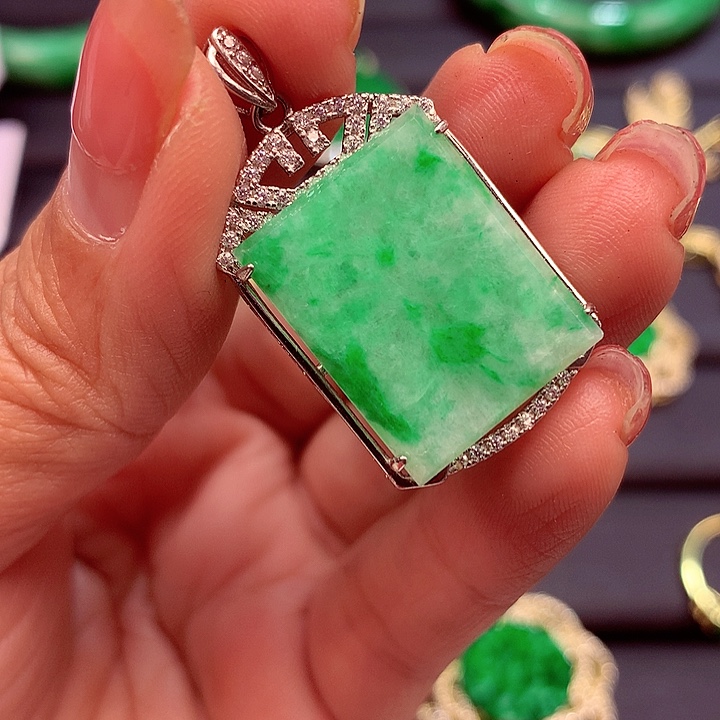 翡翠颈饰银S925镶嵌翡翠