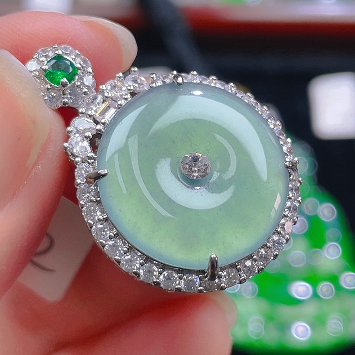 翡翠颈饰未镶嵌2，