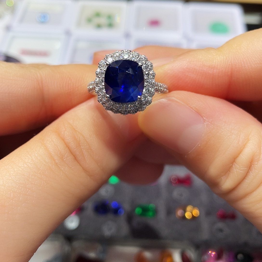 蓝宝石戒指18K金镶嵌3.83ct