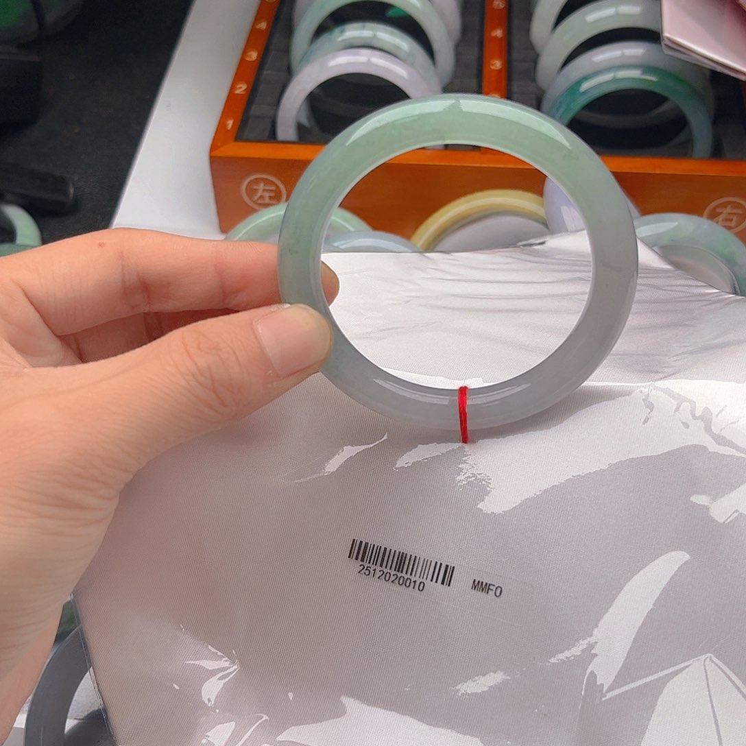 未镶嵌手镯翡翠54556. 149