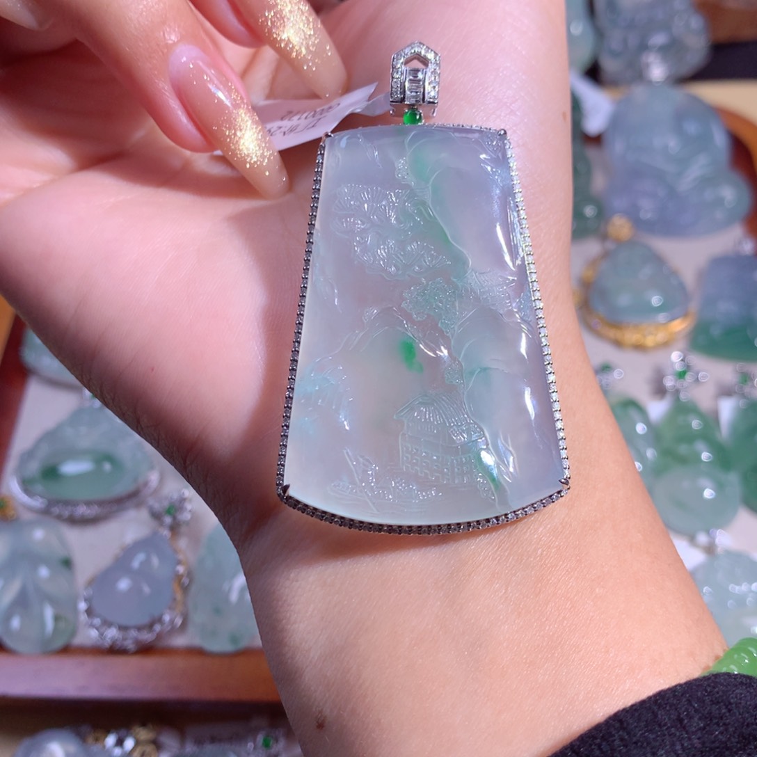 翡翠吊坠(不含链)18K金镶嵌