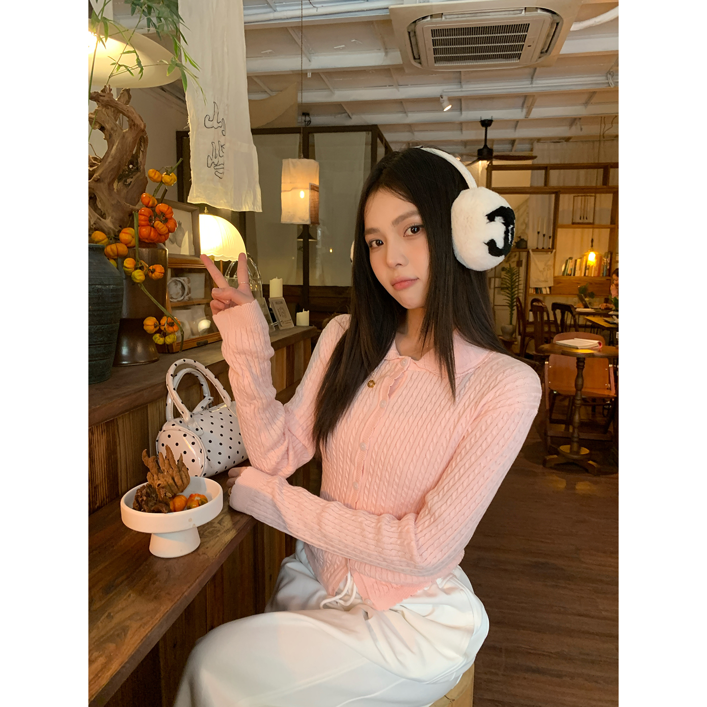 宋正恩12/22 10:00AM上新【桃粉轻法式绞花翻领针织开衫】FH171