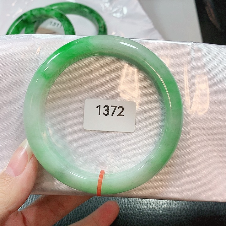 翡翠手镯未镶嵌天然翡翠手镯57