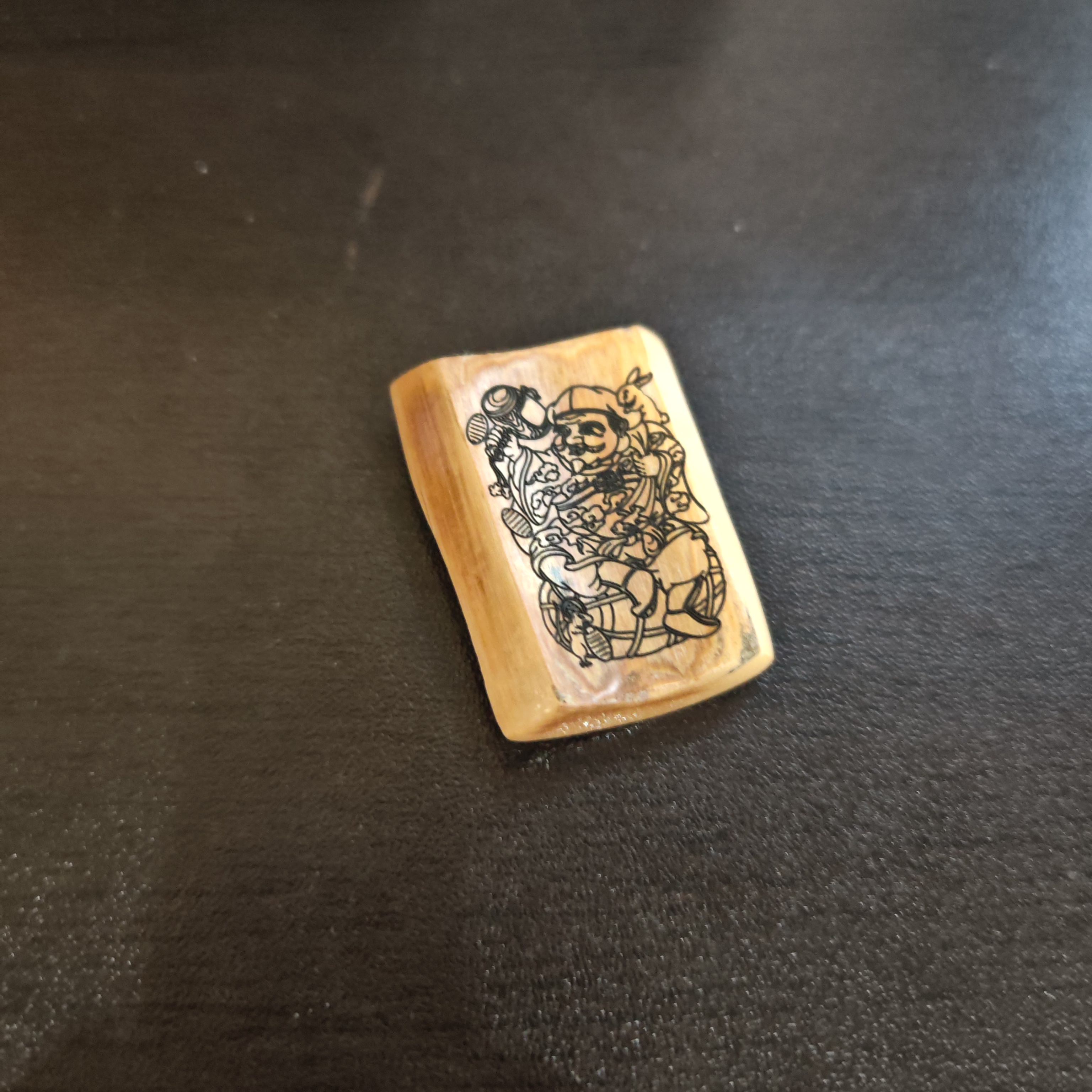 猛犸约8克雕刻件XY1494