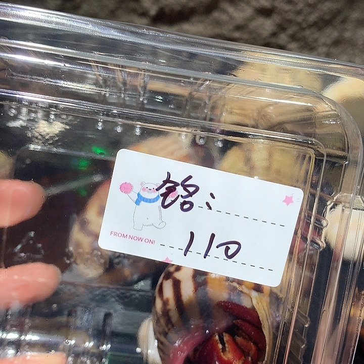 铭专拍奔跑的寄居蟹