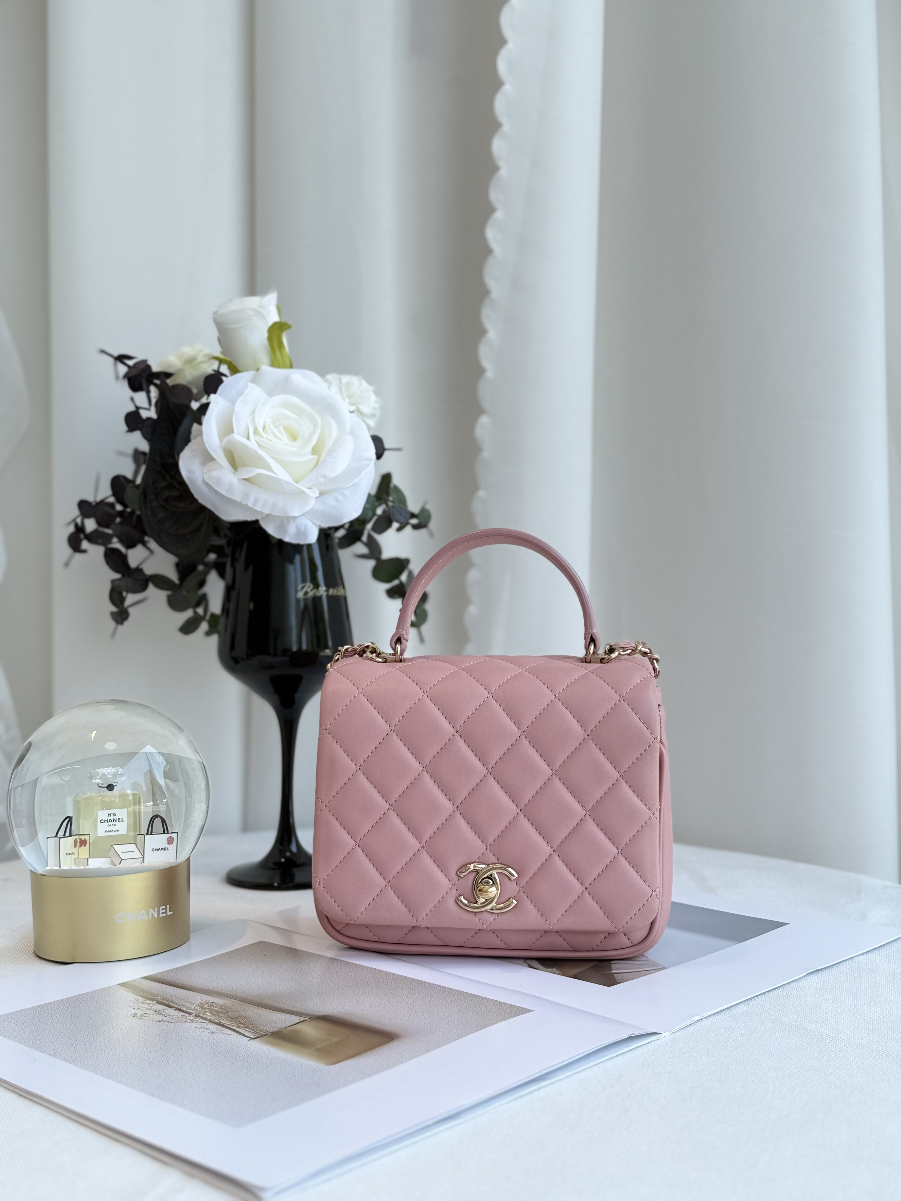 99新 Chanel/香奈儿 香奈儿粉色金扣handle手提邮差包 25开