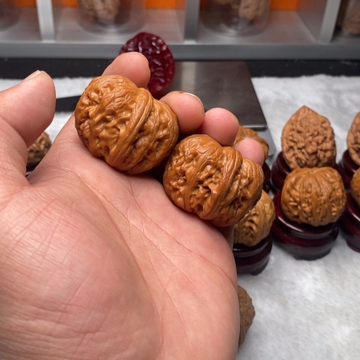 づ***秋把件文玩核桃41元宝