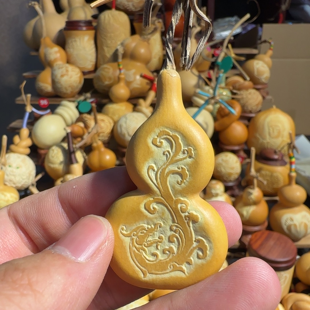 有机玻璃龙纹雕刻