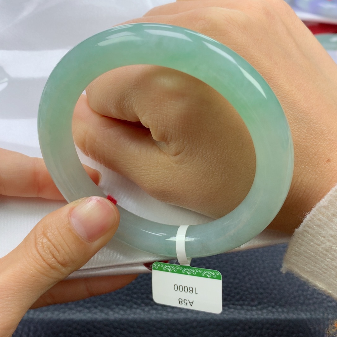 翡翠手镯未镶嵌58圆