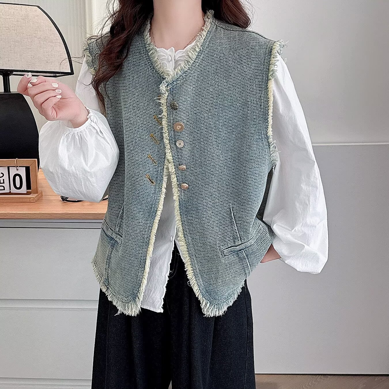 HUIZHIMEI/绘智美大码早秋新款洋气显瘦流苏毛边牛仔马夹女上衣