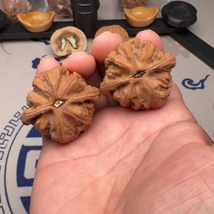 把件桃核鸭蛋虎43尺8