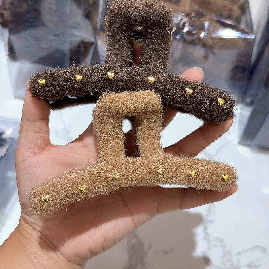 非金属T40毛毛爱心抓夹2个