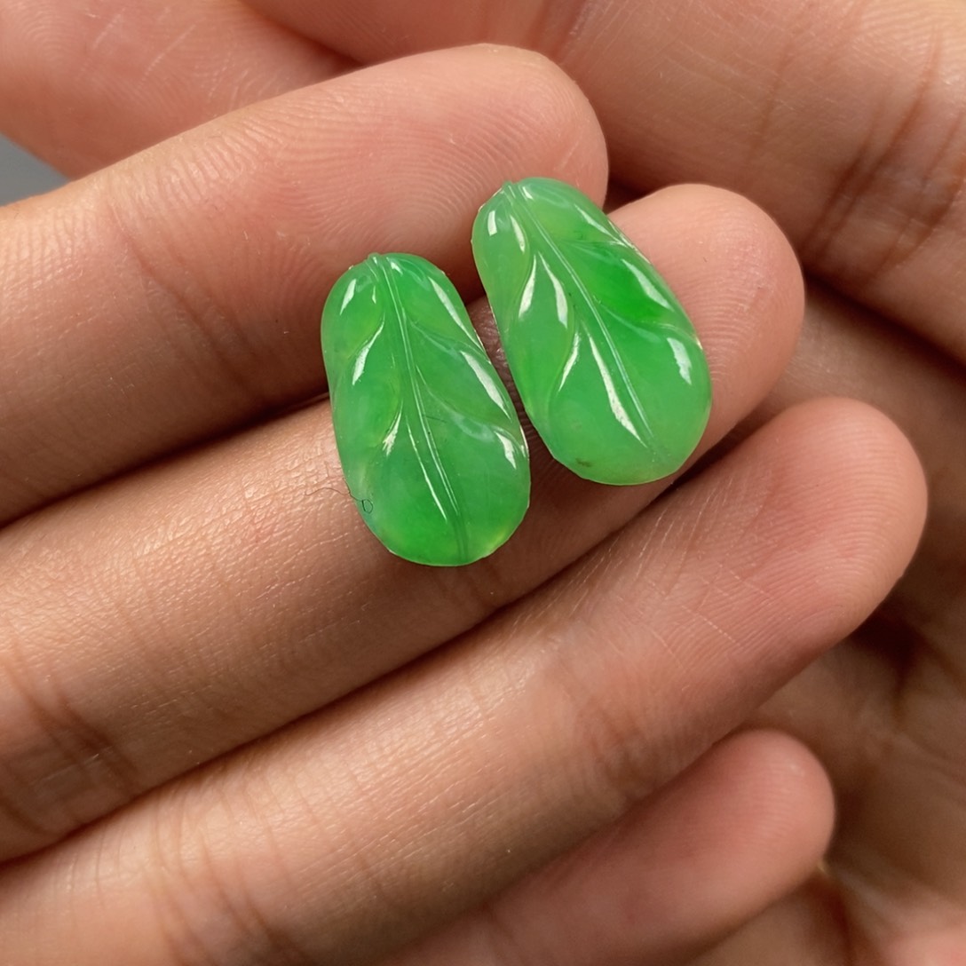 翡翠耳饰未镶嵌翡翠