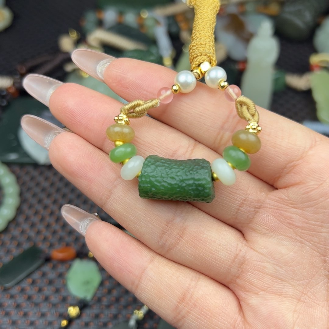 和田玉吊坠未镶嵌