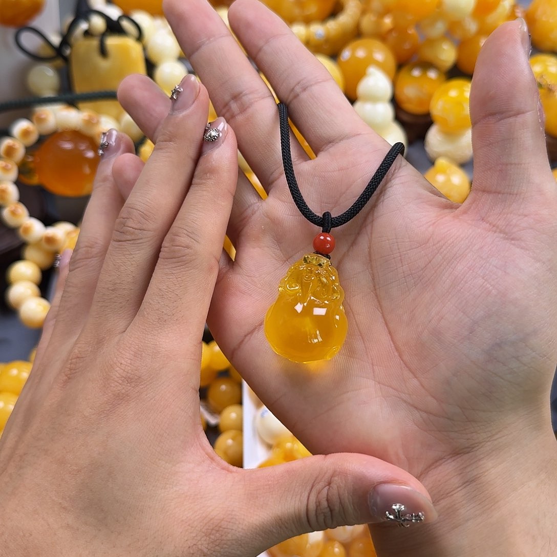 琥珀珠宝奇石未镶嵌