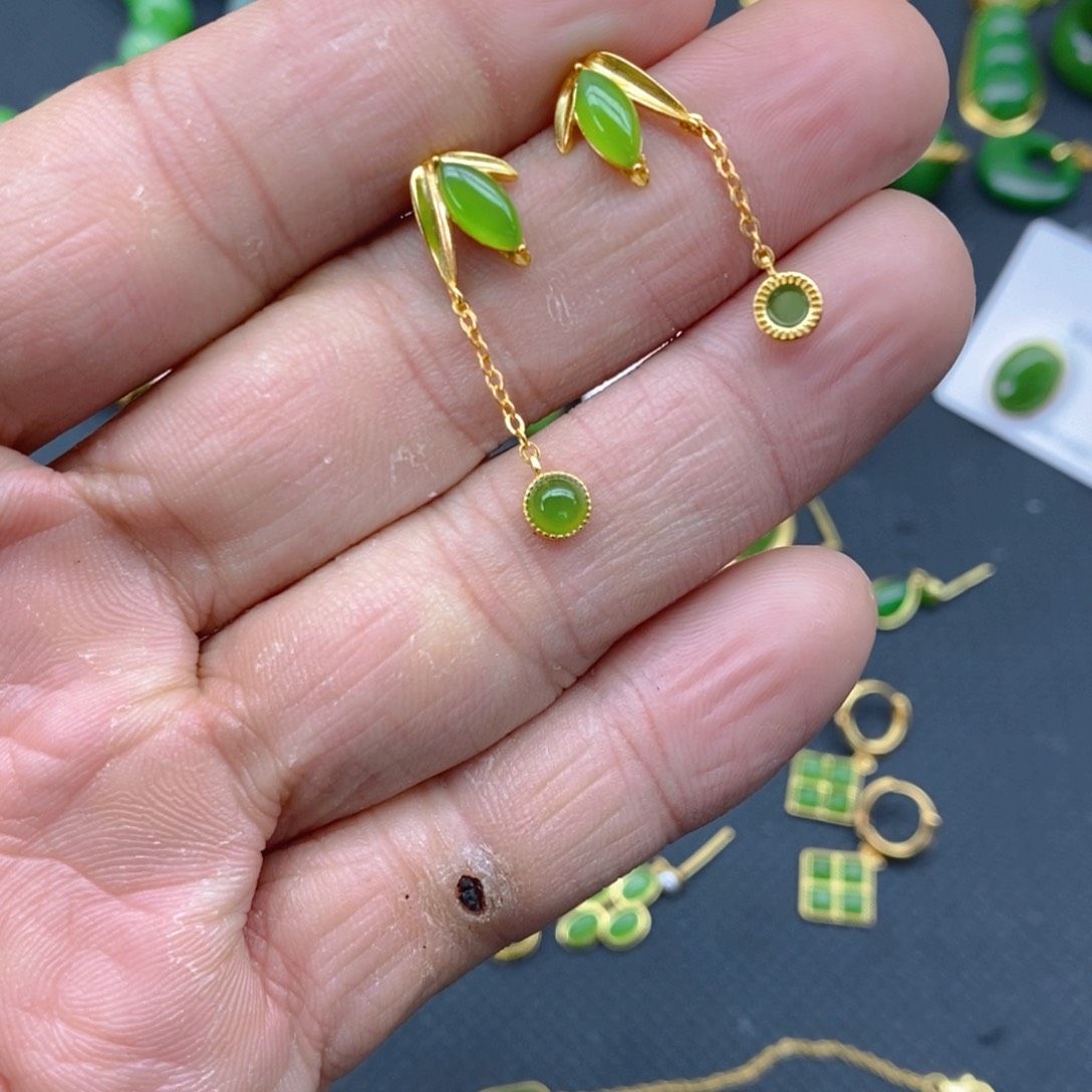 和田玉（碧玉）颈饰银S925镀金镶嵌