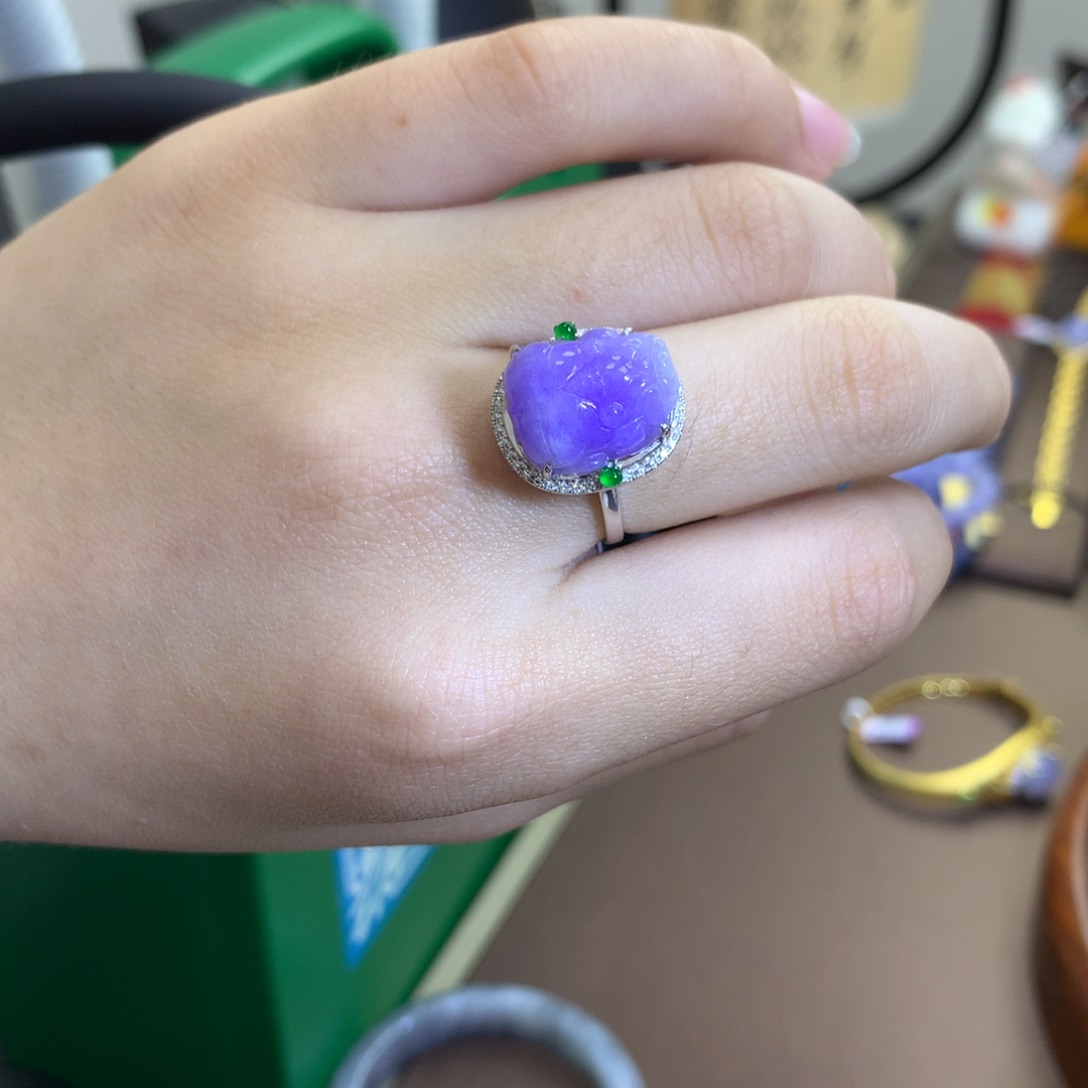 翡翠颈饰18K金镶嵌翡翠