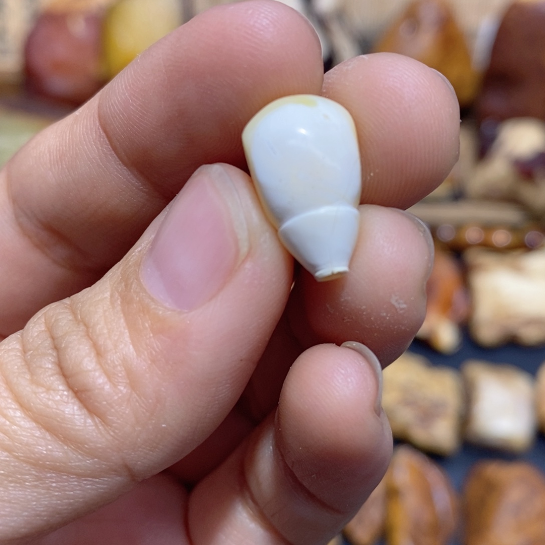 定制琥珀蜜蜡原石