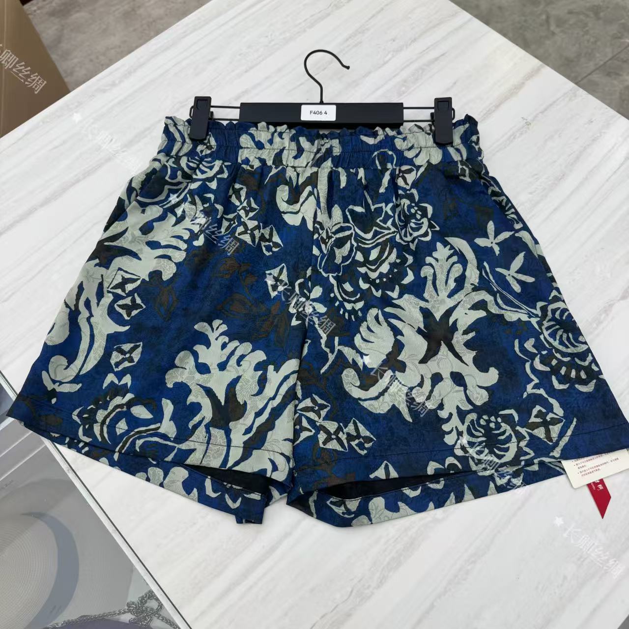 新中式国风绸缎提花松紧腰短裤女FY5042704