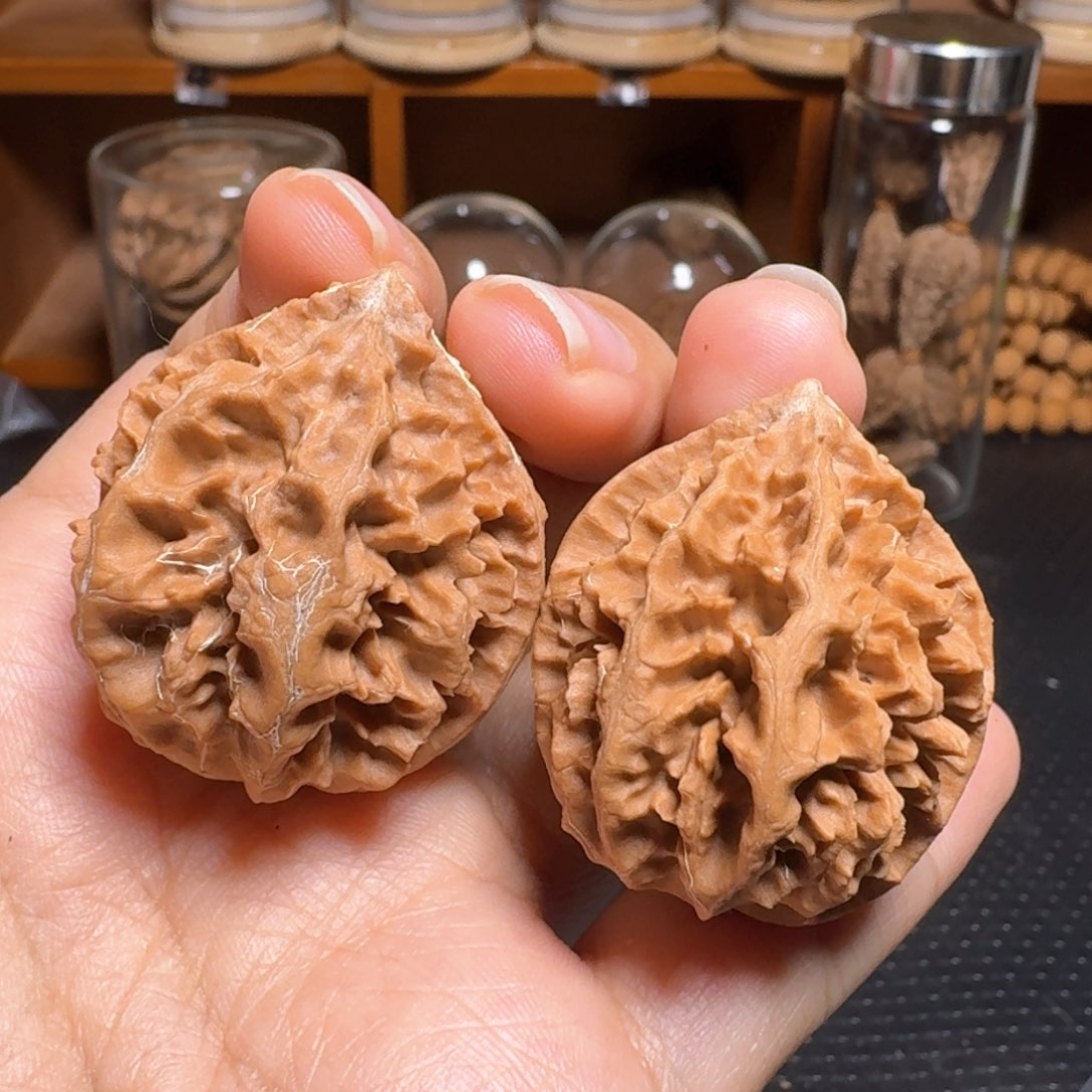文玩核桃把件绝版龙骨灯笼