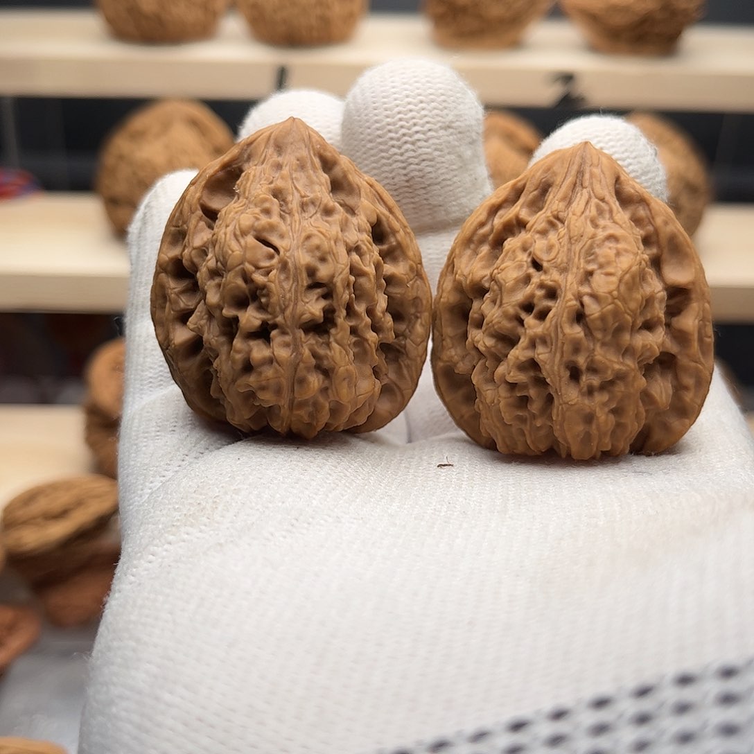 桃核吊坠＇****?35高炮姜黄皮，