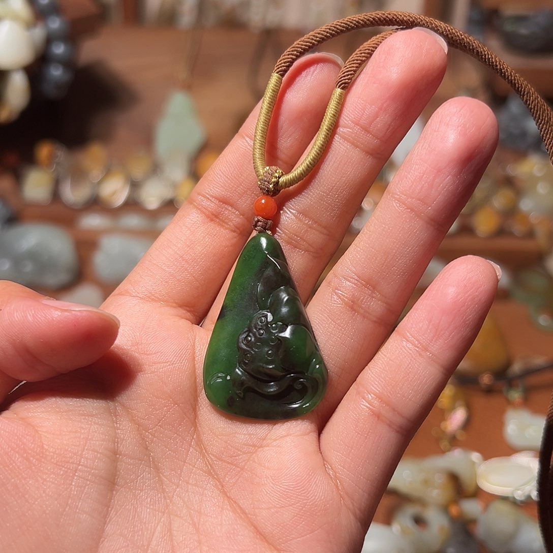 和田玉颈饰未镶嵌